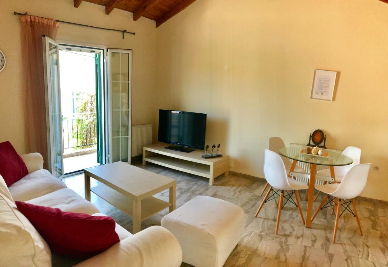 Wooden Ceiling Apartment - Close To City Center Kanali  Ngoại thất bức ảnh