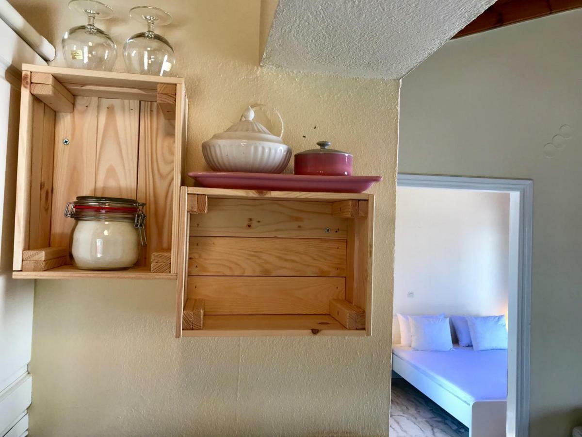 Wooden Ceiling Apartment - Close To City Center Kanali  Ngoại thất bức ảnh